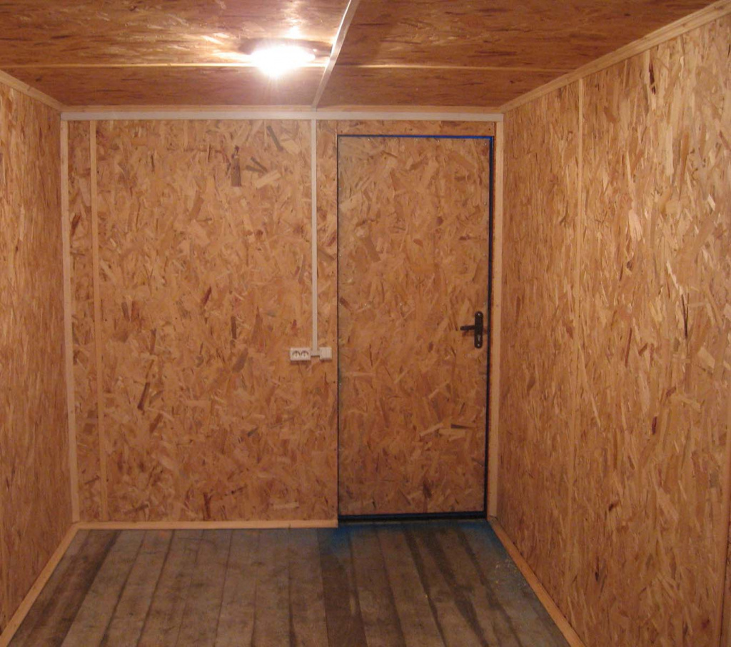 Как происходит строительство сарая из ОСБ плит